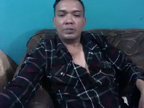 Snapshot of latinomoreno95 chatting on July 17, 12:28 am latinomoreno95 online show from July 17, 12:28 am