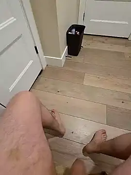 Snapshot of ivan010320 chatting on January 10, 1:51 am ivan010320 online show from January 10, 1:51 am