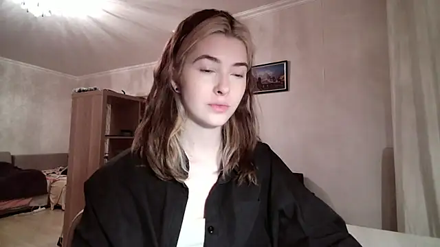 Dia DeAmas online show from February 5, 4:11 pm