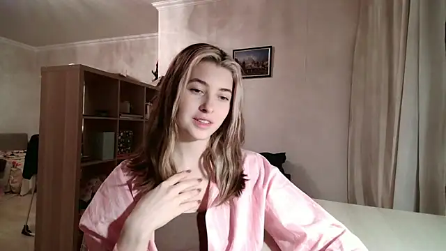 Dia DeAmas online show from February 16, 3:30 pm