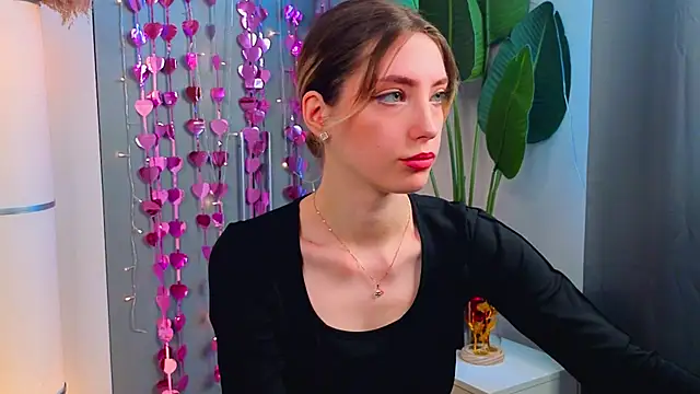 BrianneMallory online show from February 20, 8:16 am