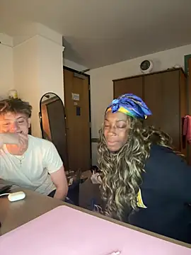 CookiesNcreaming online show from March 23, 10:58 pm