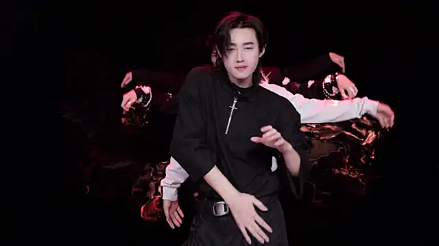 EXO-cbz online show from February 4, 7:58 am