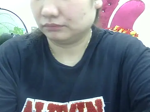 Snapshot of Sarah_no_land chatting on February 28, 6:14 am Sarah no land online show from February 28, 6:14 am