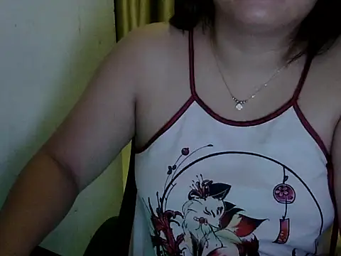 Snapshot of Sarah_no_land chatting on April 24, 6:43 pm Sarah no land online show from April 24, 6:43 pm