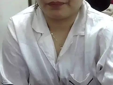 Snapshot of Sarah_no_land chatting on May 8, 3:28 pm Sarah no land online show from May 8, 3:28 pm