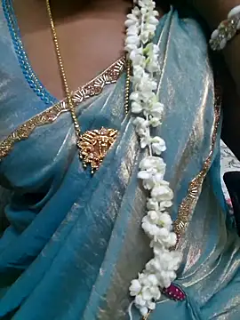 Snapshot of tamil-Diya90 chatting on April 10, 7:51 pm tamil-Diya90 online show from April 10, 7:51 pm