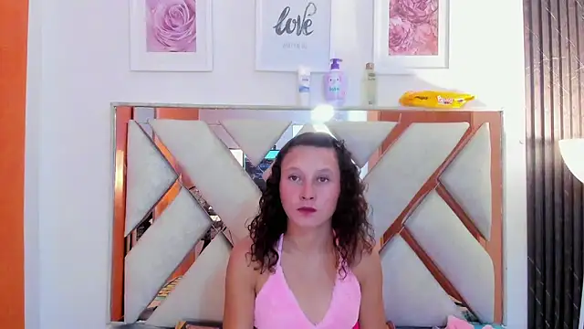 SalomeWilson online show from March 26, 8:36 pm