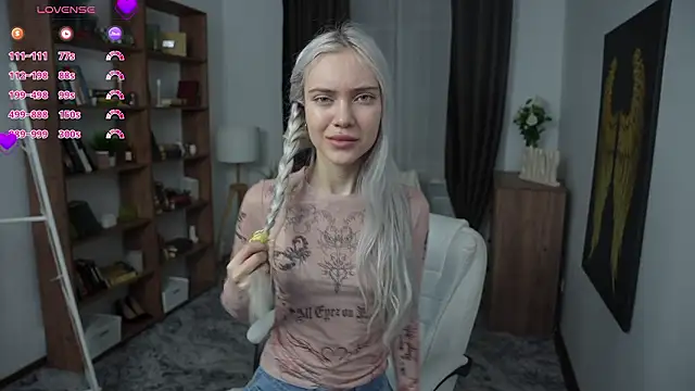 KristalCrowner online show from March 9, 8:46 pm