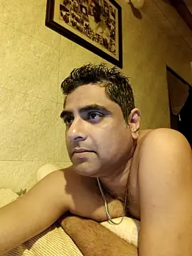Snapshot of hardnhornybull chatting on April 9, 8:58 pm hardnhornybull online show from April 9, 8:58 pm