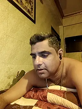 Snapshot of hardnhornybull chatting on April 17, 7:17 pm hardnhornybull online show from April 17, 7:17 pm