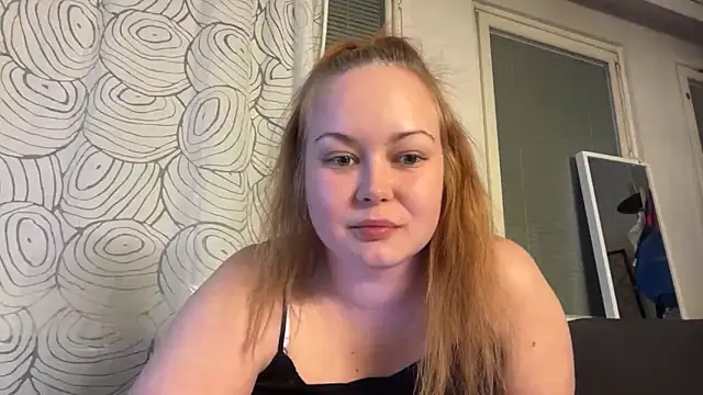 sweet-iina online show from February 18, 9:33 pm