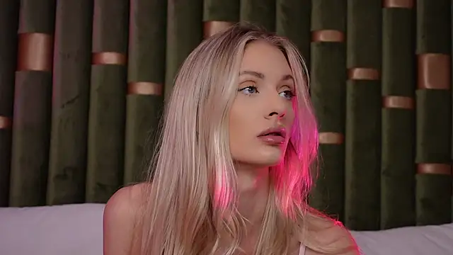 AmeliaAngel online show from December 2, 8:30 am