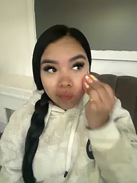 Liaevans   online show from January 17, 9:58 am