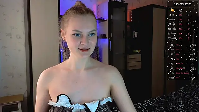 Chloe muar online show from April 20, 12:08 pm