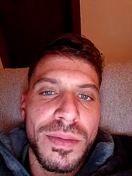 Adrianxxxxxx53 online show from January 18, 3:21 am