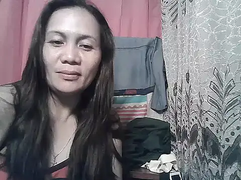 Snapshot of prettymomma24xx chatting on March 30, 12:17 pm prettymomma24xx online show from March 30, 12:17 pm