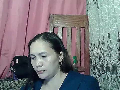 Snapshot of prettymomma24xx chatting on April 15, 10:44 am prettymomma24xx online show from April 15, 10:44 am