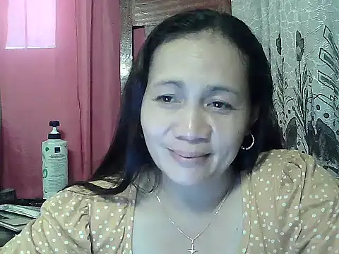 Snapshot of prettymomma24xx chatting on April 20, 6:16 am prettymomma24xx online show from April 20, 6:16 am