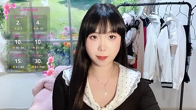 Snapshot of xiaoguai99 chatting on March 28, 1:11 pm xiaoguai99 online show from March 28, 1:11 pm