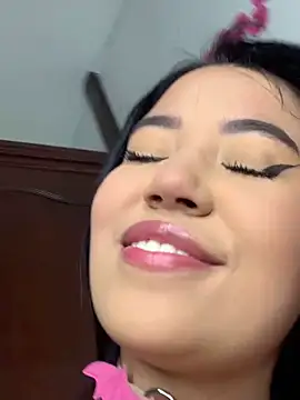 DulcePiink online show from March 4, 7:20 pm