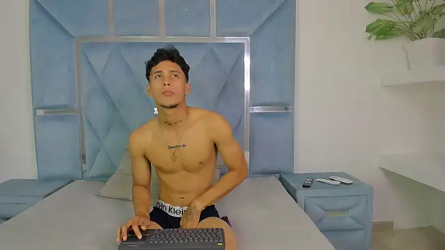 Snapshot of aishaxht chatting on May 27, 4:20 am aishaxht online show from May 27, 4:20 am