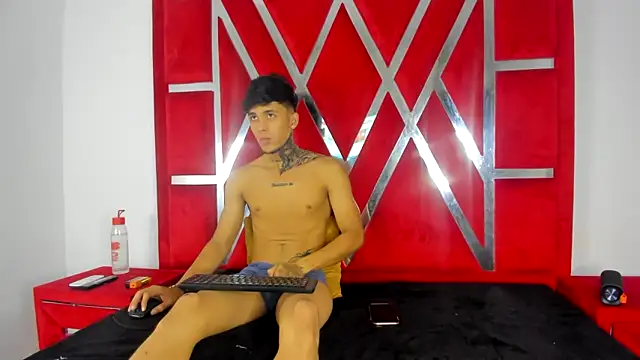Snapshot of aishaxht chatting on June 15, 2:58 am aishaxht online show from June 15, 2:58 am
