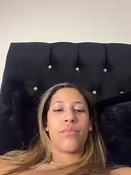 Snapshot of vicky_bass_ chatting on March 4, 8:26 pm vicky bass online show from March 4, 8:26 pm