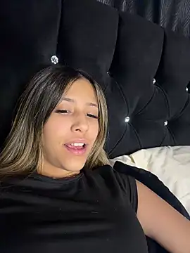Snapshot of vicky_bass_ chatting on March 27, 11:26 pm vicky bass online show from March 27, 11:26 pm