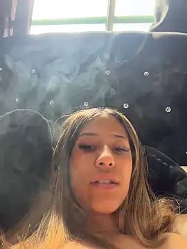 Snapshot of vicky_bass_ chatting on April 4, 2:03 pm vicky bass online show from April 4, 2:03 pm