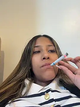 Snapshot of vicky_bass_ chatting on May 5, 3:14 am vicky bass online show from May 5, 3:14 am