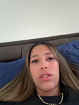 Snapshot of vicky_bass_ chatting on May 8, 9:20 pm vicky bass online show from May 8, 9:20 pm