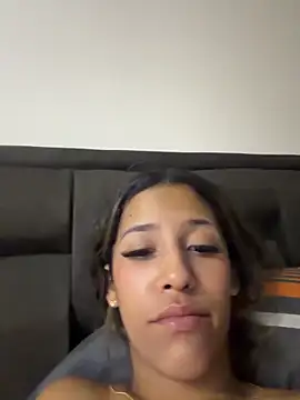 Snapshot of vicky_bass_ chatting on May 19, 1:11 am vicky bass online show from May 19, 1:11 am