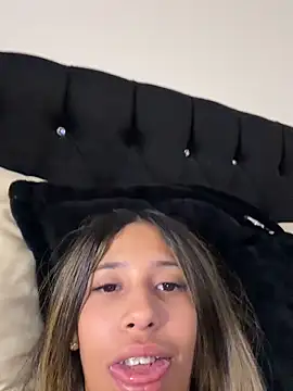 Snapshot of vicky_bass_ chatting on June 1, 3:08 am vicky bass online show from June 1, 3:08 am