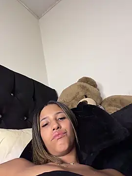 Snapshot of vicky_bass_ chatting on June 2, 2:02 am vicky bass online show from June 2, 2:02 am