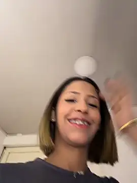 Snapshot of vicky_bass_ chatting on June 6, 1:21 am vicky bass online show from June 6, 1:21 am