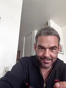 Hornyguy69986 online show from May 24, 7:08 pm