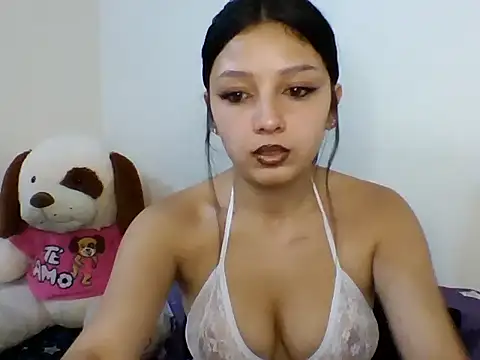 Snapshot of persefxne chatting on April 3, 3:48 am persefxne online show from April 3, 3:48 am