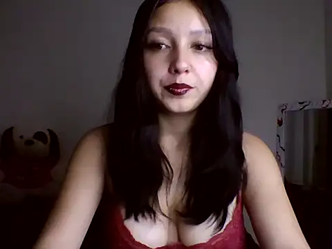 Snapshot of persefxne chatting on May 1, 5:23 am persefxne online show from May 1, 5:23 am
