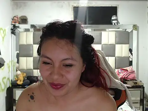 dulcecandy18 online show from February 3, 4:21 am