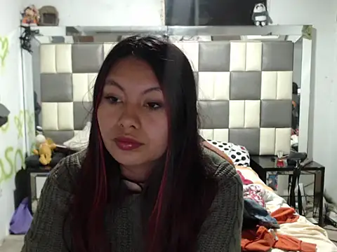 dulcecandy18 online show from February 9, 3:43 am