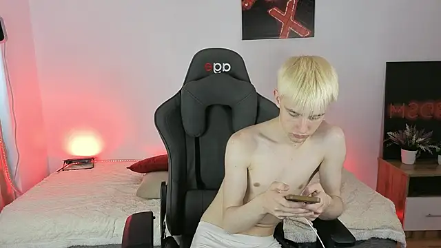 lucidangelok1 online show from June 15, 12:07 pm