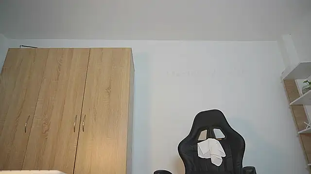 Snapshot of celestes777 chatting on March 13, 7:42 pm celestes777 online show from March 13, 7:42 pm