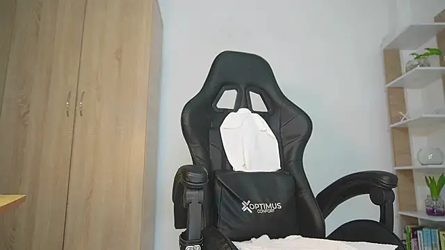 Snapshot of celestes777 chatting on March 26, 7:30 pm celestes777 online show from March 26, 7:30 pm