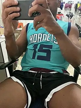 Snapshot of Betobob chatting on April 4, 11:29 am Betobob online show from April 4, 11:29 am