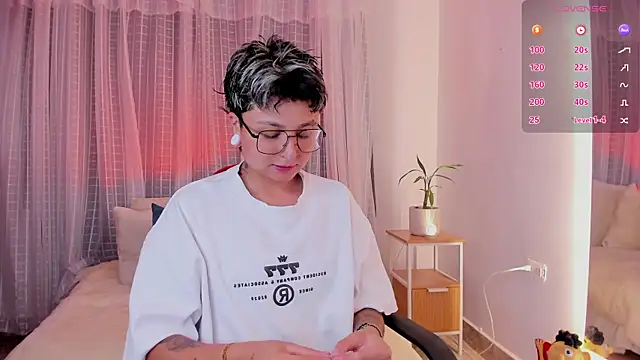 Snapshot of Zury_Ramirez chatting on April 2, 11:24 pm Zury Ramirez online show from April 2, 11:24 pm