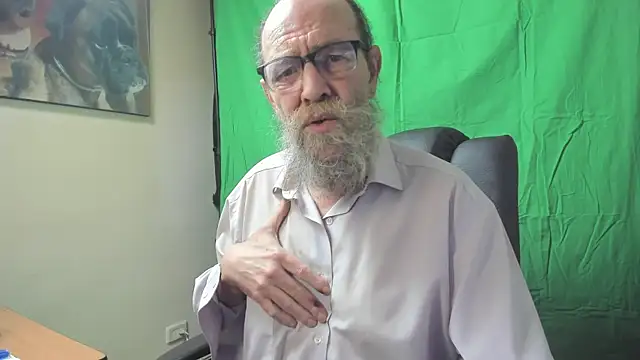 Snapshot of Uncle_Hottie chatting on February 23, 5:43 pm Uncle Hottie online show from February 23, 5:43 pm