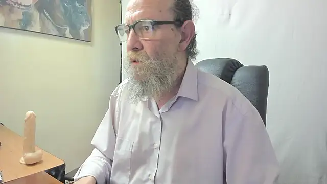 Snapshot of Uncle_Hottie chatting on March 5, 4:36 pm Uncle Hottie online show from March 5, 4:36 pm