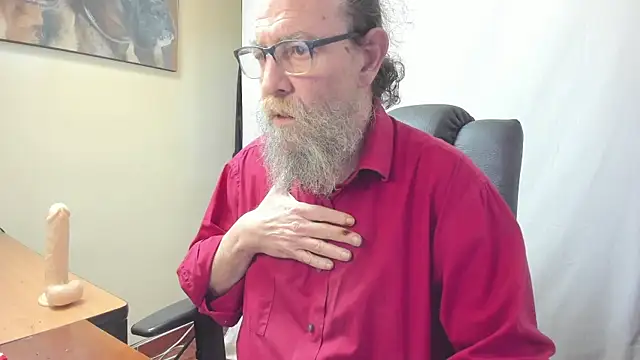 Snapshot of Uncle_Hottie chatting on March 6, 5:42 pm Uncle Hottie online show from March 6, 5:42 pm