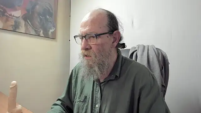 Snapshot of Uncle_Hottie chatting on March 8, 4:44 pm Uncle Hottie online show from March 8, 4:44 pm